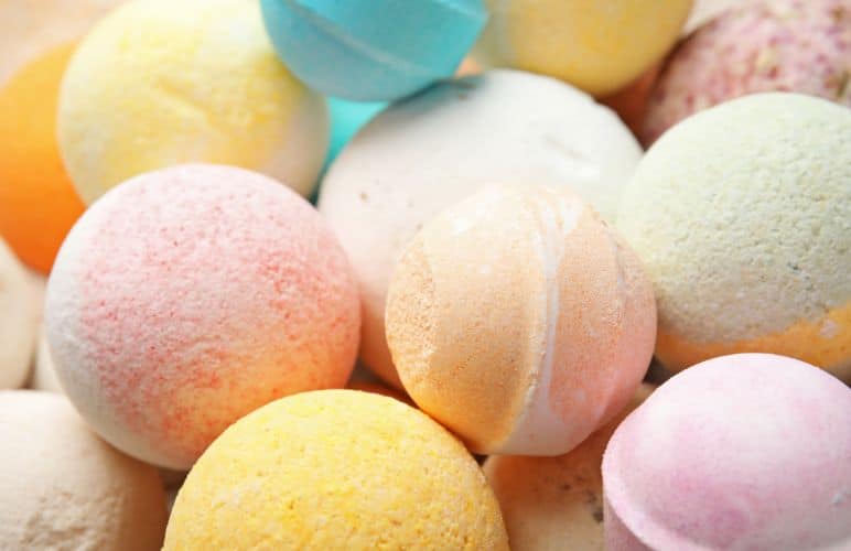 How To Color Bath Bombs Naturally For Vibrant, SkinSafe Soaks Fizzy Wizz